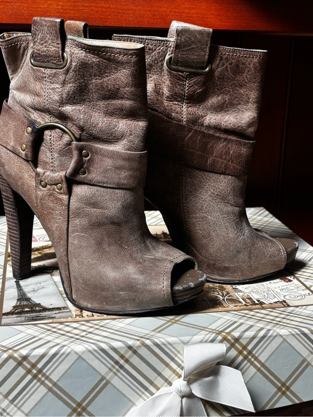 Jessica Simpson "JS-LIGHT" is an open-toe peep bootie high heel size 8